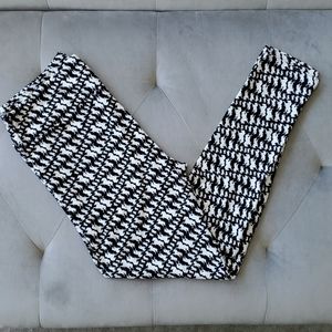 NWOT Plus TC Leggings, Black & White Tiny Horses